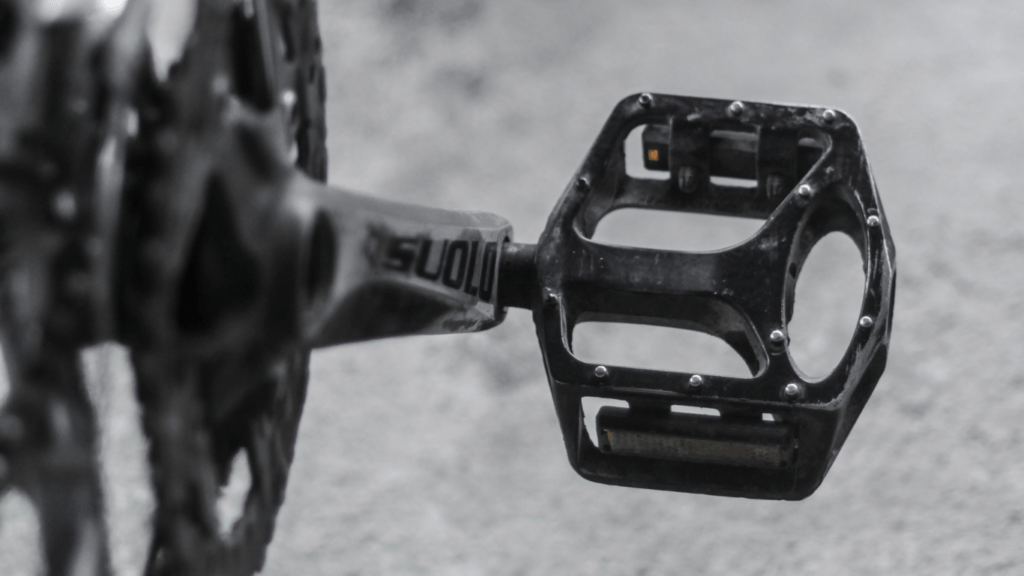 Clipless Pedals vs. Flat Pedals Which is Best for Your Cycling Needs