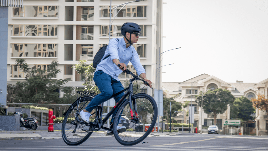 Top Cycling Safety Tips for Urban Riders Stay Safe on City Streets